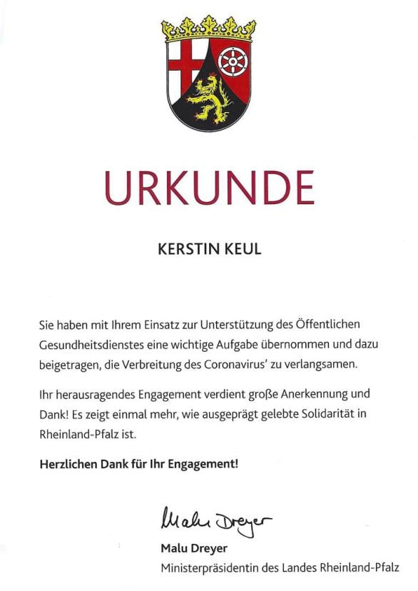 Urkunde des Landes Rheinland-Pfalz, unterzeichnet von Malu Dreyer